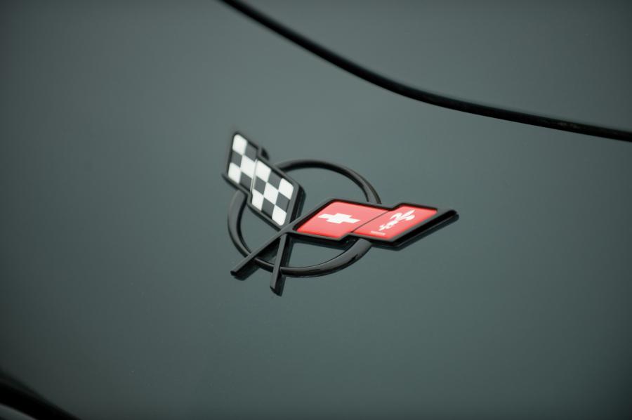  Chevrolet Corvette Convertible 2001 года  (фото 3 из 8)